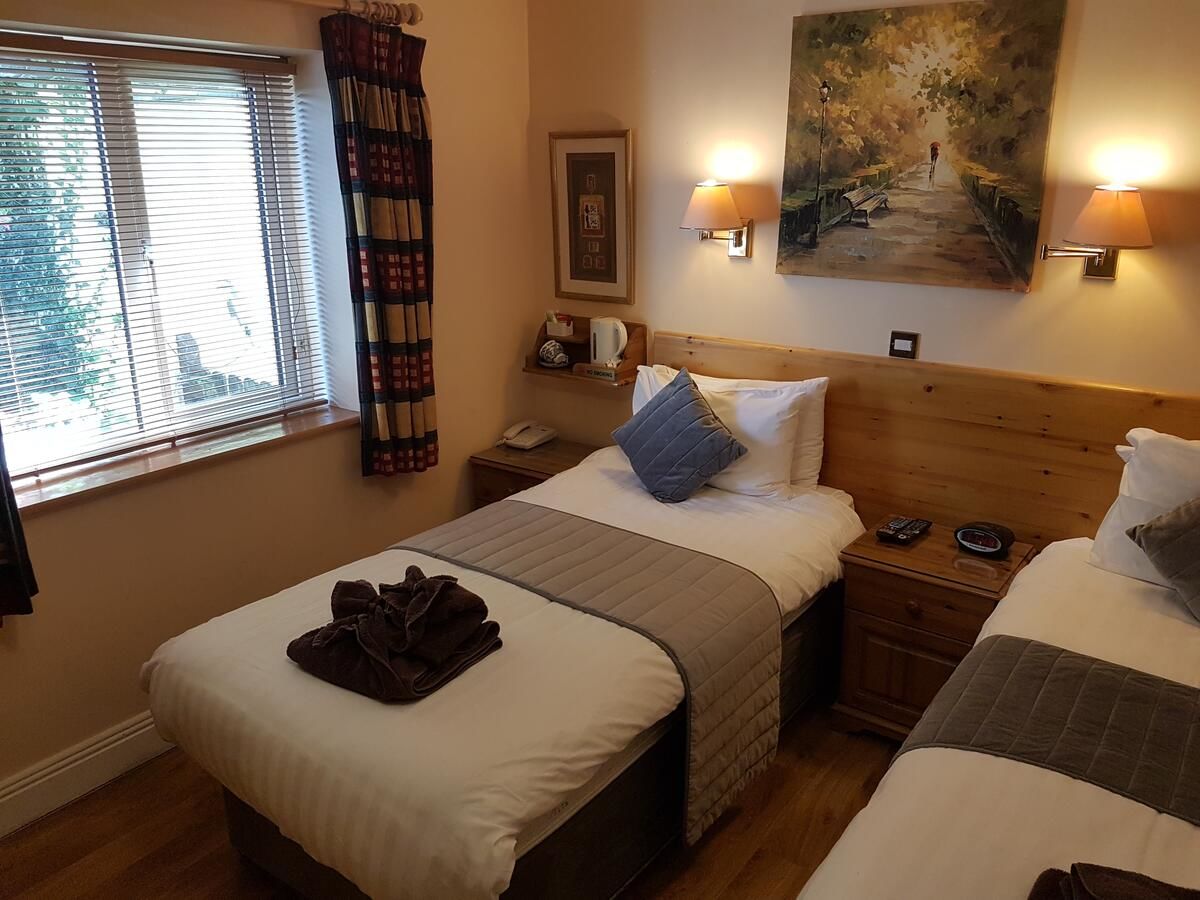 Отели типа «постель и завтрак» Boffin Lodge Guest House Уэстпорт-6