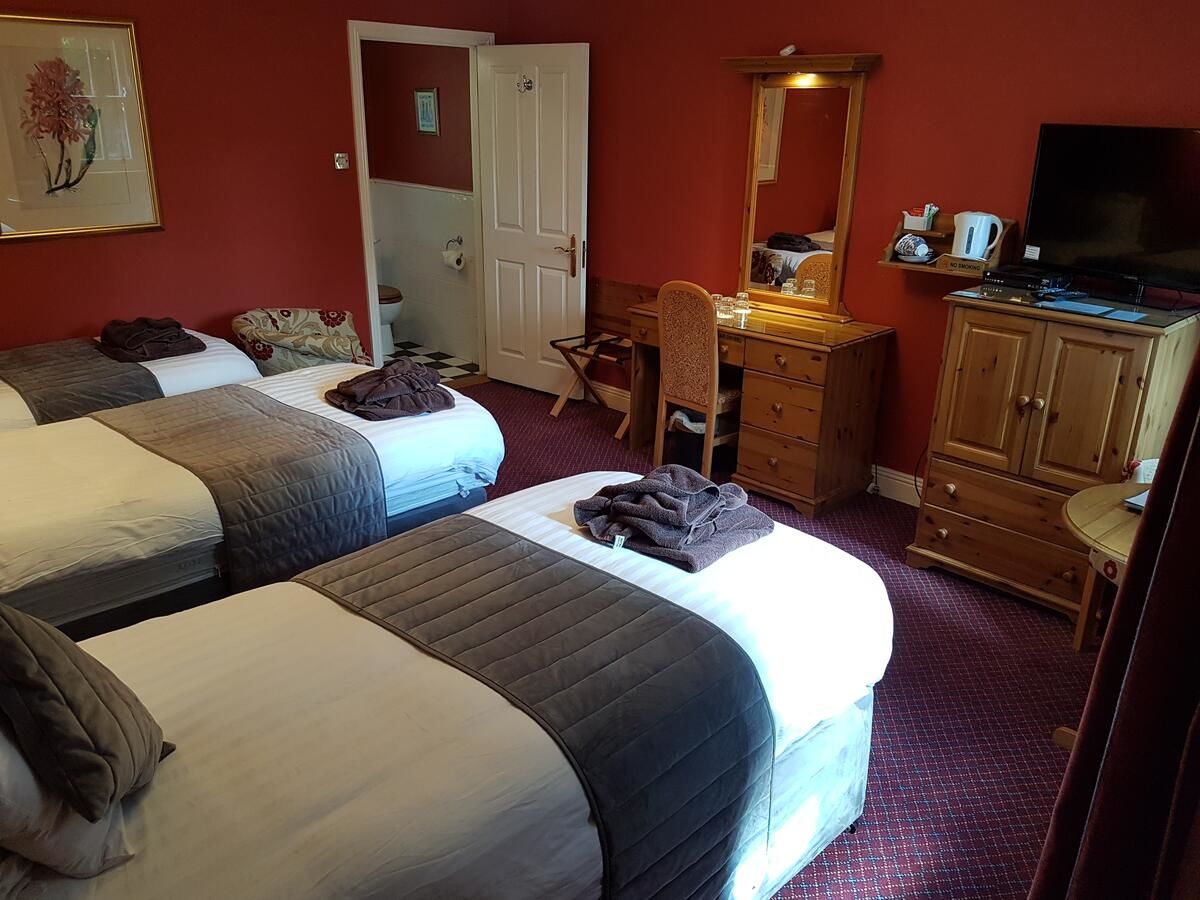 Отели типа «постель и завтрак» Boffin Lodge Guest House Уэстпорт-10